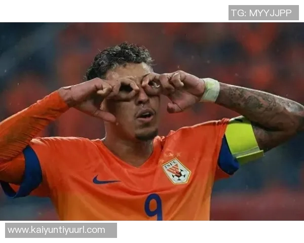 克雷桑分享进球庆祝照坚持不懈是成功的必经之路