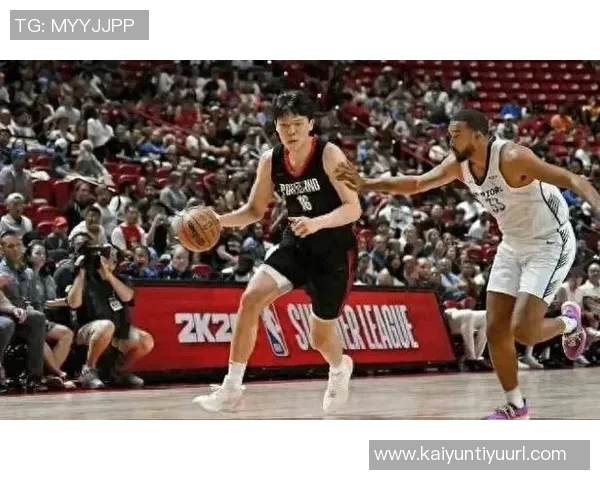 杨瀚森攻防两端表现出色韩乔生称其逐渐成熟值得期待